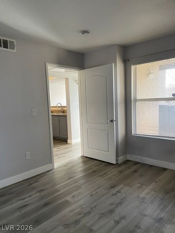 5055 West Hacienda Avenue 1033, Las Vegas, NV 89118