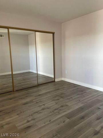 5055 West Hacienda Avenue 1033, Las Vegas, NV 89118