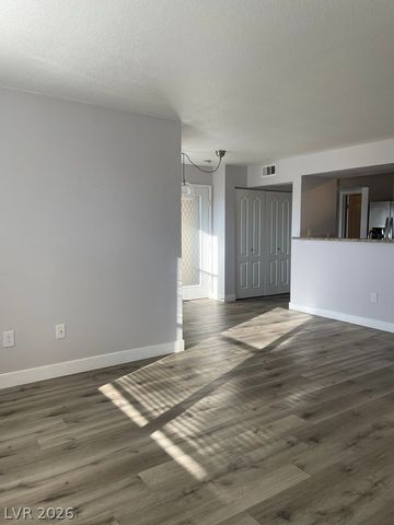 5055 West Hacienda Avenue 1033, Las Vegas, NV 89118