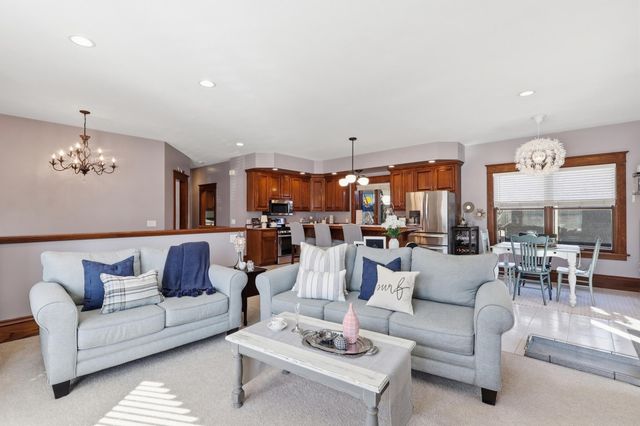 127 4th Avenue SW, Faribault, MN 55021