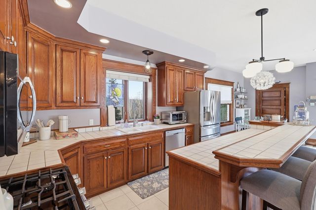 127 4th Avenue SW, Faribault, MN 55021