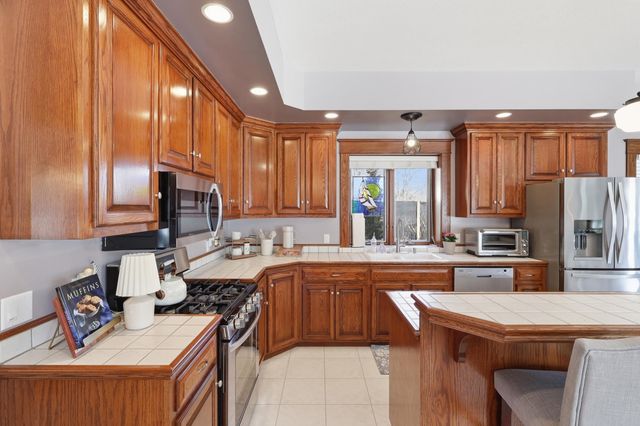 127 4th Avenue SW, Faribault, MN 55021