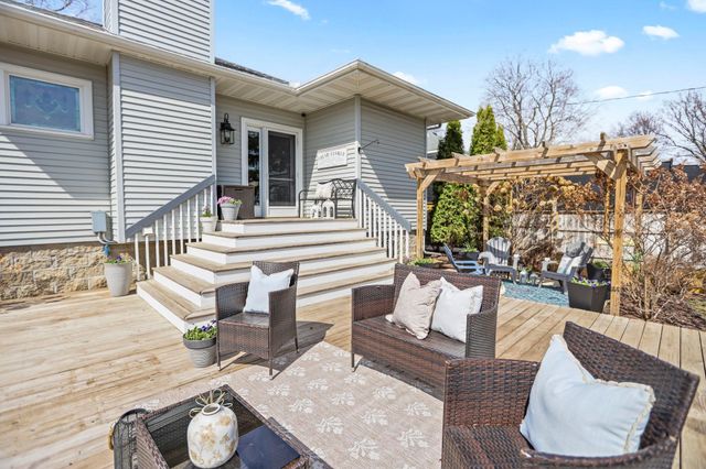 127 4th Avenue SW, Faribault, MN 55021