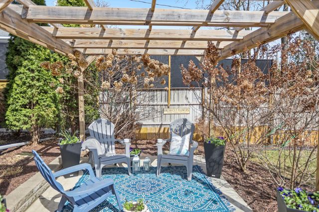 127 4th Avenue SW, Faribault, MN 55021