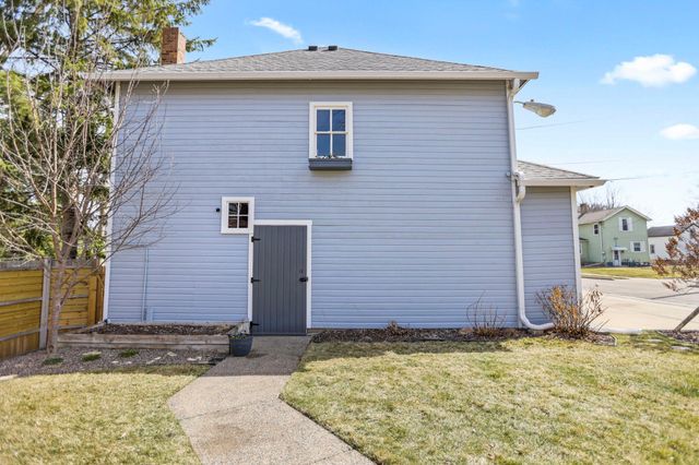 127 4th Avenue SW, Faribault, MN 55021