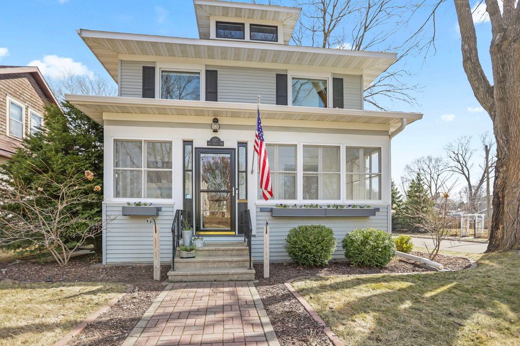 127 4th Avenue SW, Faribault, MN 55021