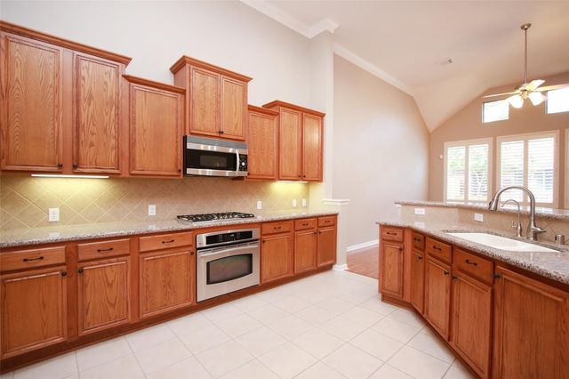 17803 Skyline Arbor Terrace, Houston, TX 77094