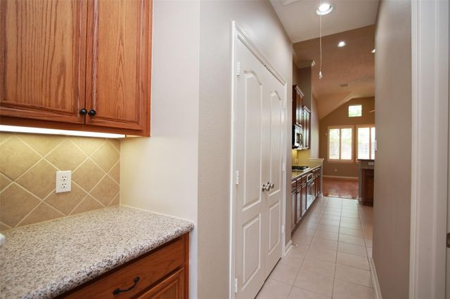 17803 Skyline Arbor Terrace, Houston, TX 77094