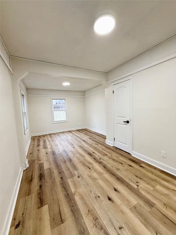 409 Davis Avenue, Des Moines, IA 50315