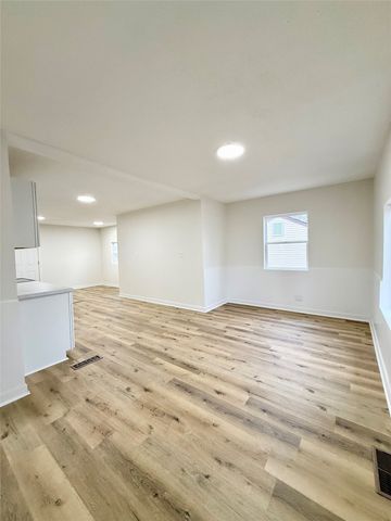 409 Davis Avenue, Des Moines, IA 50315