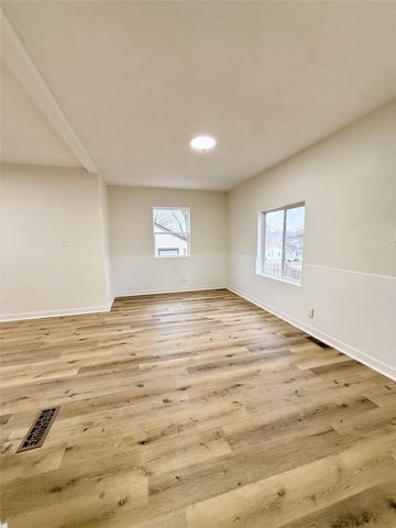 409 Davis Avenue, Des Moines, IA 50315