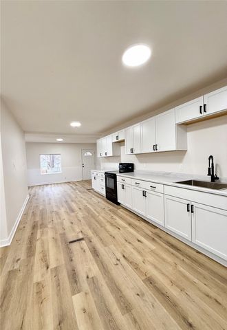 409 Davis Avenue, Des Moines, IA 50315