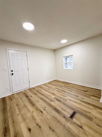 409 Davis Avenue, Des Moines, IA 50315