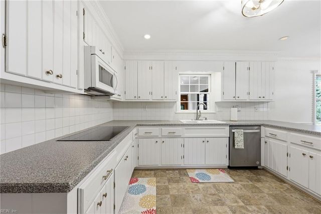 4305 Delray DR, Virginia Beach, VA 23455