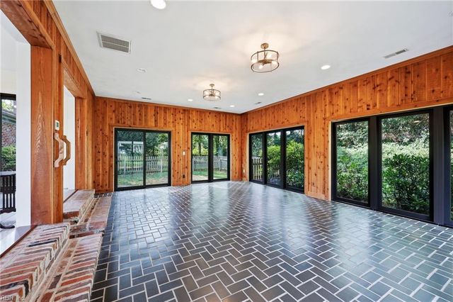 4305 Delray DR, Virginia Beach, VA 23455