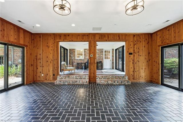 4305 Delray DR, Virginia Beach, VA 23455