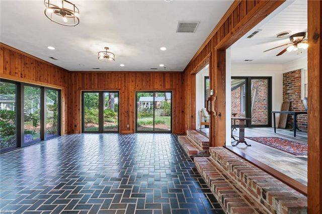 4305 Delray DR, Virginia Beach, VA 23455