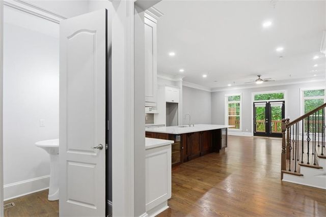 1933 Ridgemont Lane, Decatur, GA 30033