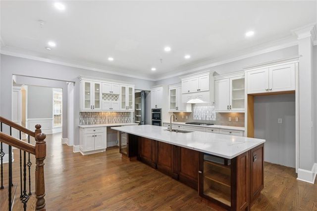 1933 Ridgemont Lane, Decatur, GA 30033
