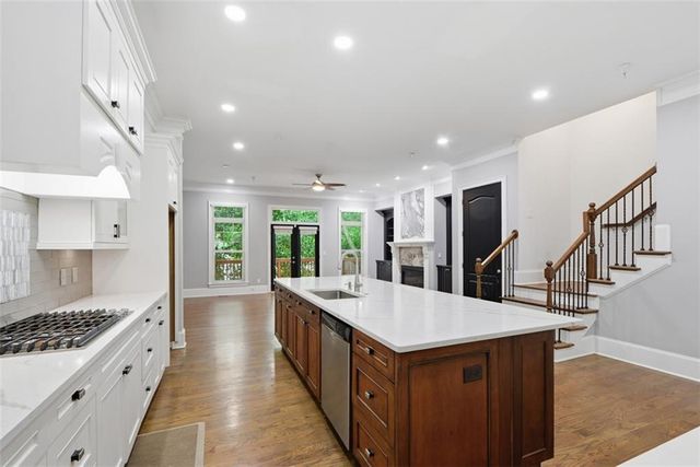 1933 Ridgemont Lane, Decatur, GA 30033