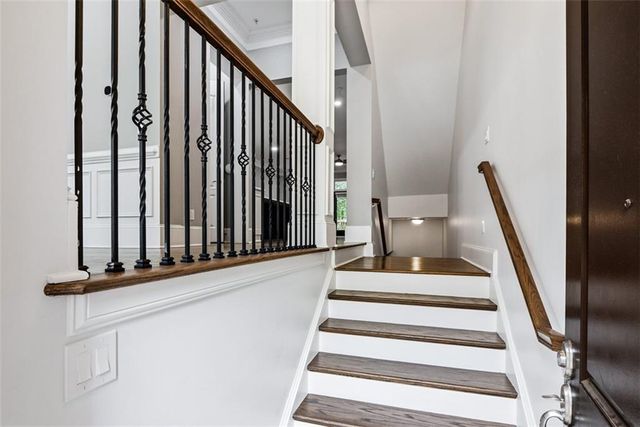 1933 Ridgemont Lane, Decatur, GA 30033