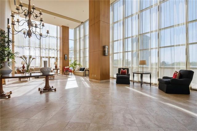 2881 Peachtree Road NE 2304, Atlanta, GA 30305