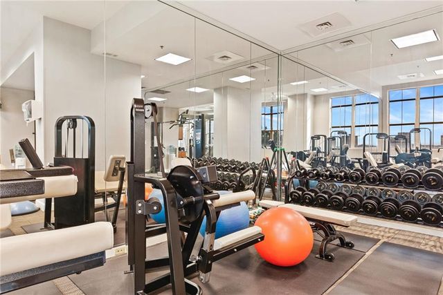 2881 Peachtree Road NE 2304, Atlanta, GA 30305