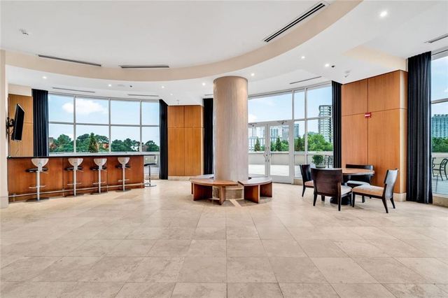 2881 Peachtree Road NE 2304, Atlanta, GA 30305