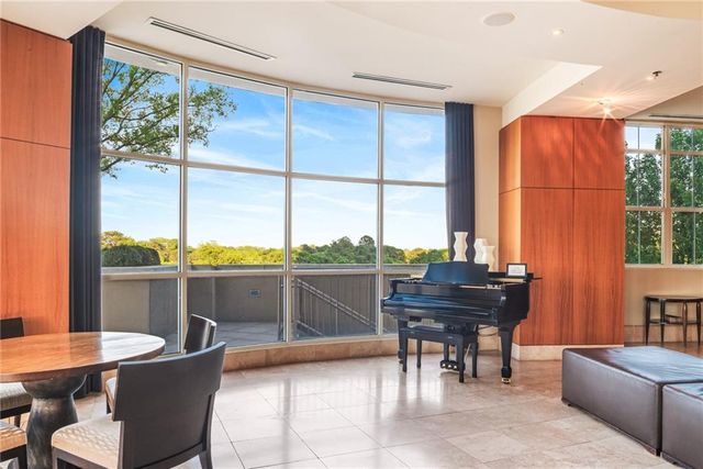 2881 Peachtree Road NE 2304, Atlanta, GA 30305