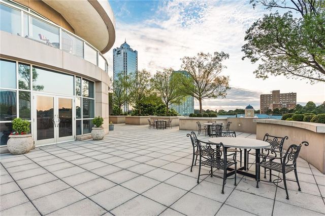 2881 Peachtree Road NE 2304, Atlanta, GA 30305