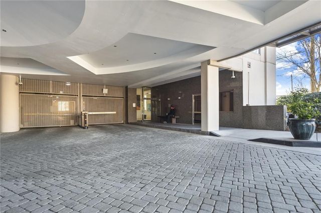 2881 Peachtree Road NE 2304, Atlanta, GA 30305