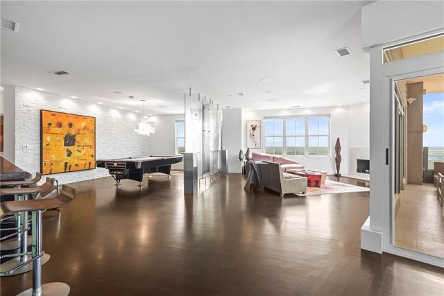 2881 Peachtree Road NE 2304, Atlanta, GA 30305