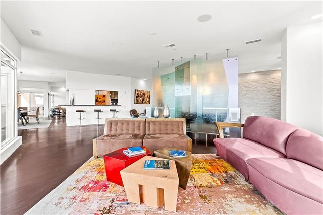 2881 Peachtree Road NE 2304, Atlanta, GA 30305