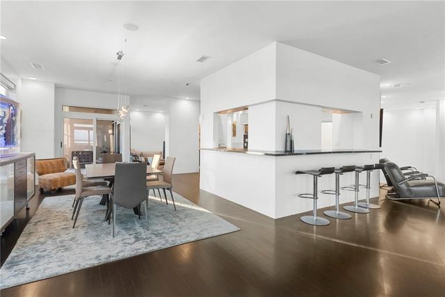 2881 Peachtree Road NE 2304, Atlanta, GA 30305