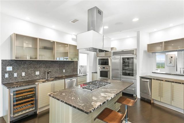 2881 Peachtree Road NE 2304, Atlanta, GA 30305