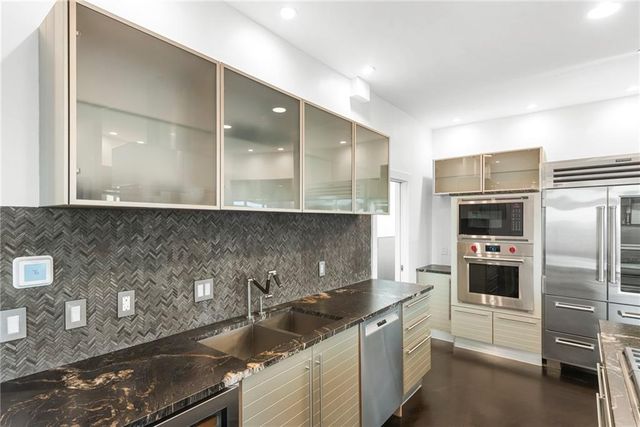 2881 Peachtree Road NE 2304, Atlanta, GA 30305