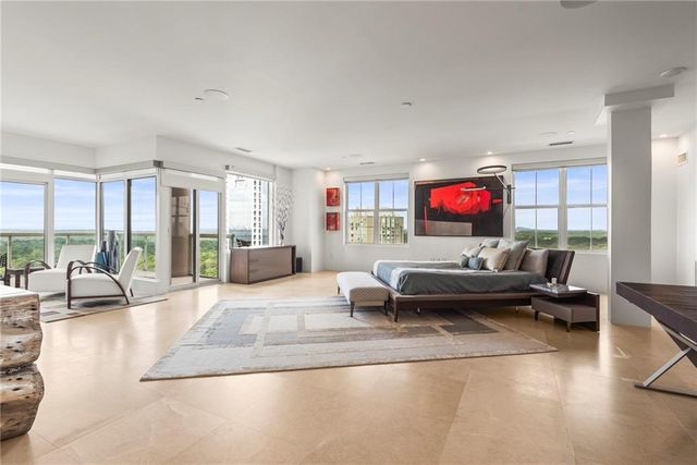 2881 Peachtree Road NE 2304, Atlanta, GA 30305