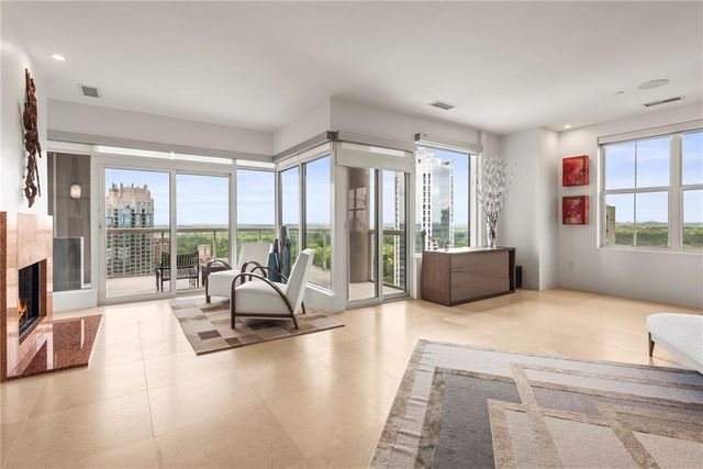 2881 Peachtree Road NE 2304, Atlanta, GA 30305