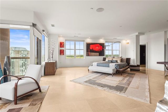 2881 Peachtree Road NE 2304, Atlanta, GA 30305