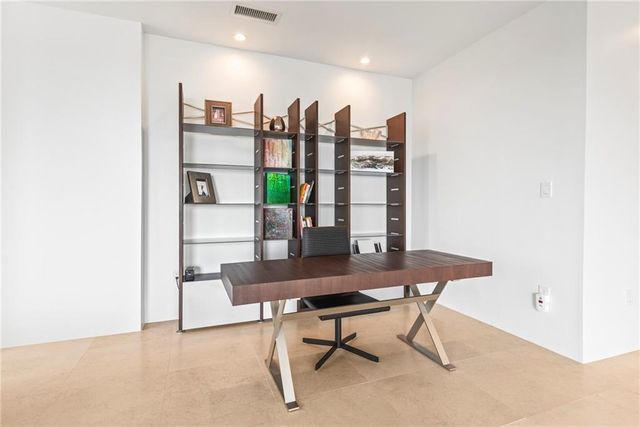 2881 Peachtree Road NE 2304, Atlanta, GA 30305