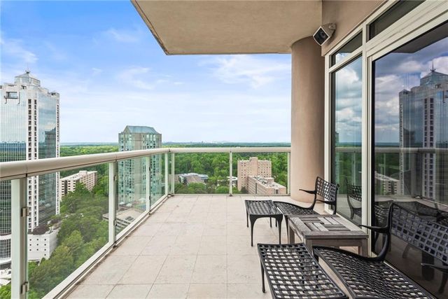 2881 Peachtree Road NE 2304, Atlanta, GA 30305