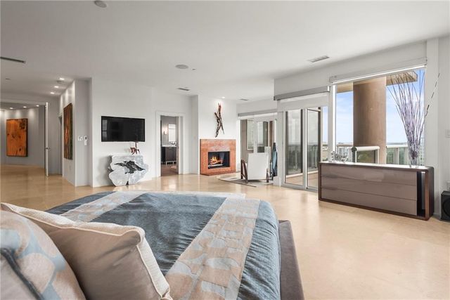 2881 Peachtree Road NE 2304, Atlanta, GA 30305