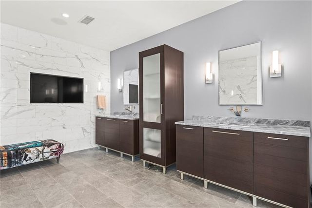 2881 Peachtree Road NE 2304, Atlanta, GA 30305