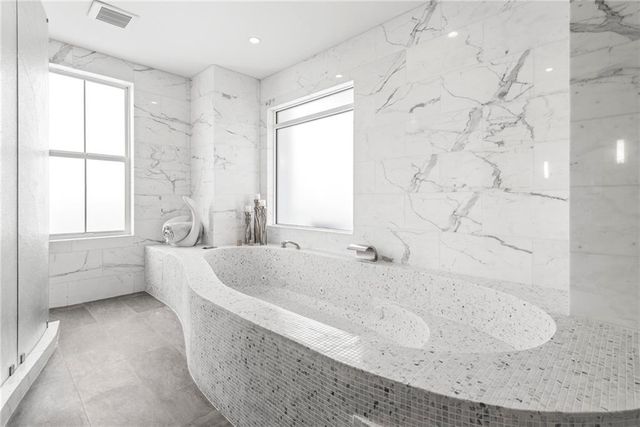 2881 Peachtree Road NE 2304, Atlanta, GA 30305