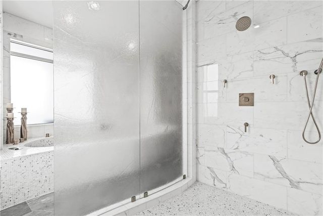 2881 Peachtree Road NE 2304, Atlanta, GA 30305