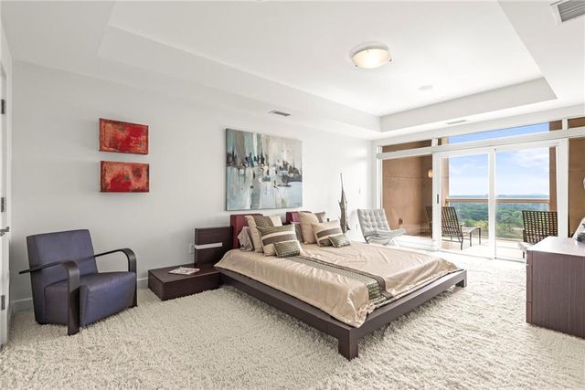 2881 Peachtree Road NE 2304, Atlanta, GA 30305