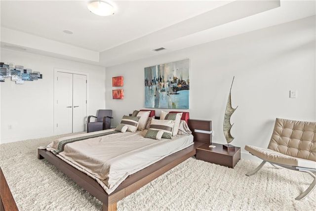 2881 Peachtree Road NE 2304, Atlanta, GA 30305