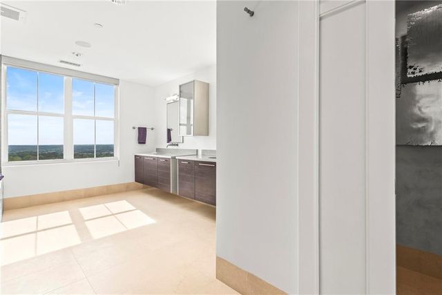 2881 Peachtree Road NE 2304, Atlanta, GA 30305