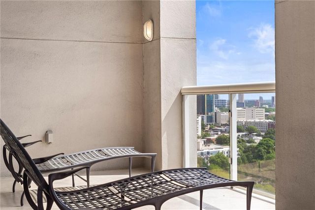 2881 Peachtree Road NE 2304, Atlanta, GA 30305