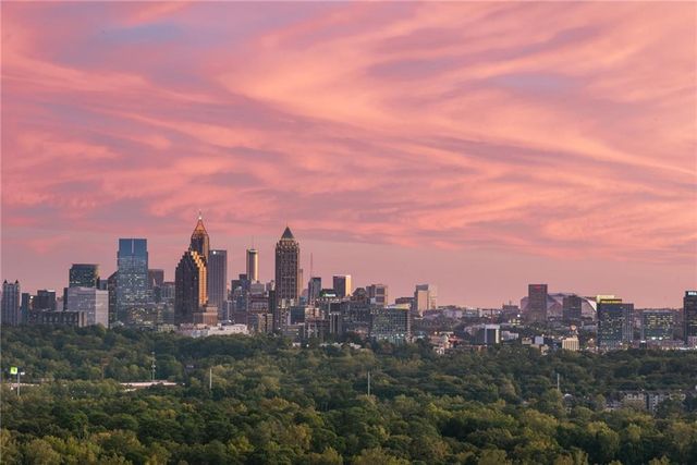 2881 Peachtree Road NE 2304, Atlanta, GA 30305